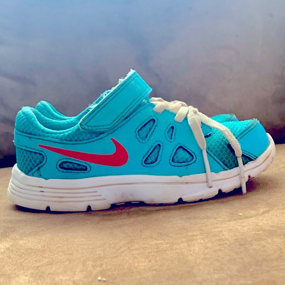 Girls Nike Sneakers Sz 10